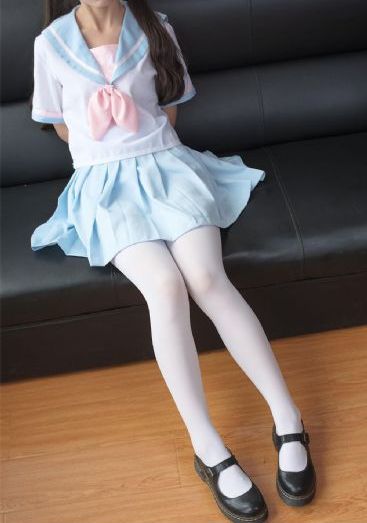4个少妇按摩做爰