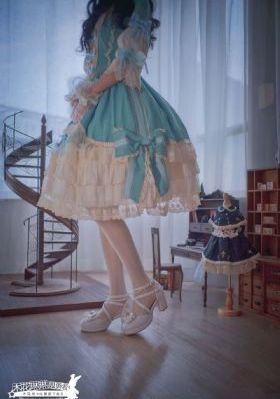 女集中营电影