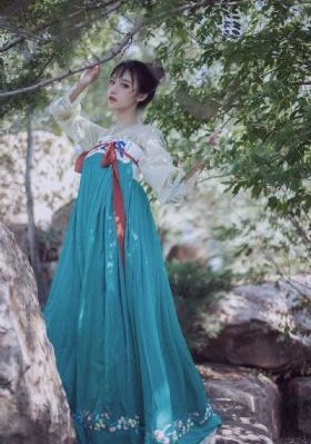 东西向洞蘑菇
